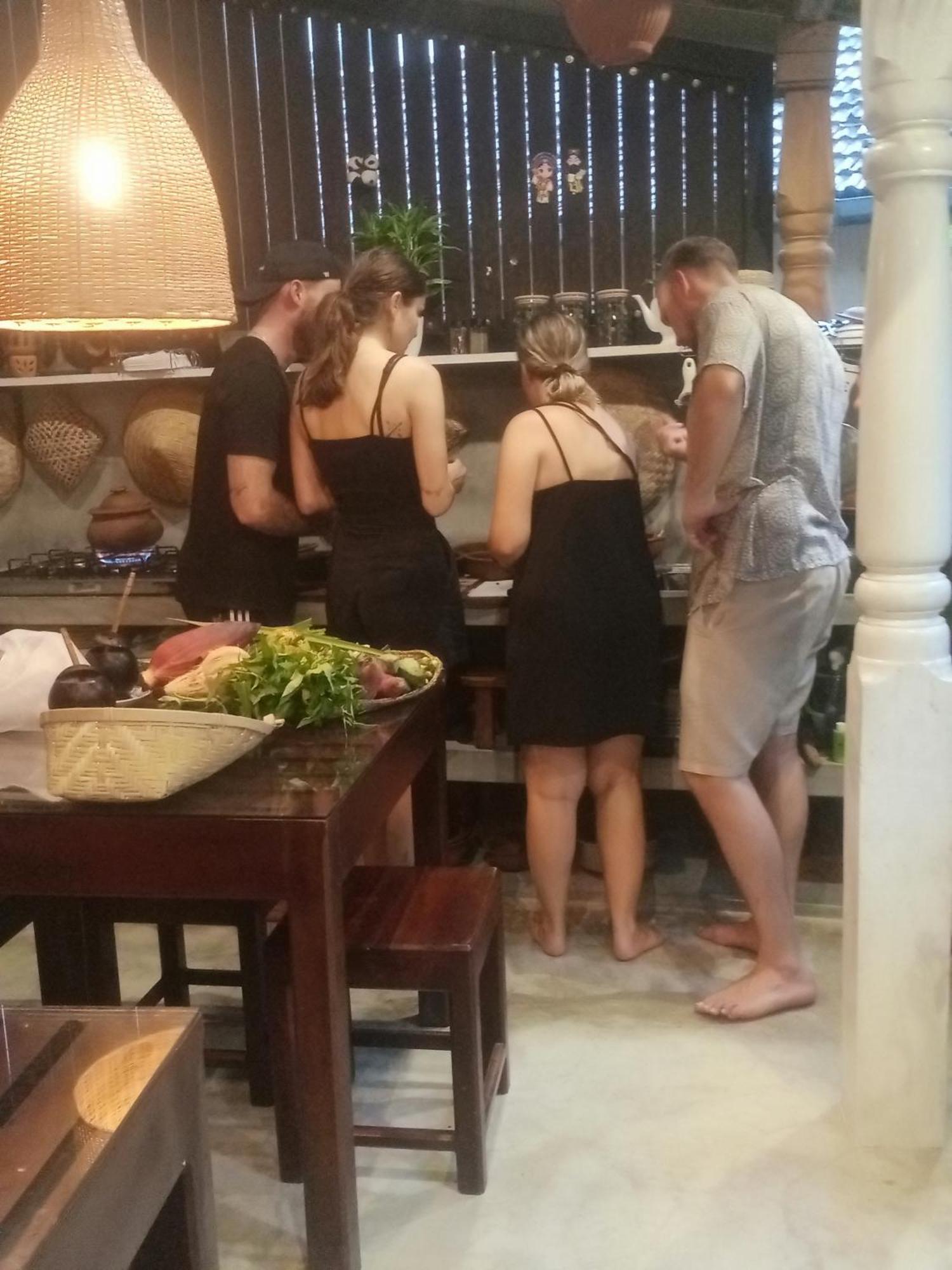 Villa Aroshina With Cooking Class Галле Экстерьер фото